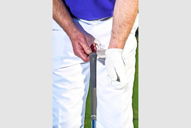 How to create the perfect golf grip - step one, Four simple steps to the perfect golf grip, follow News Without Politics, NWP, golf, golf game, sports NWP