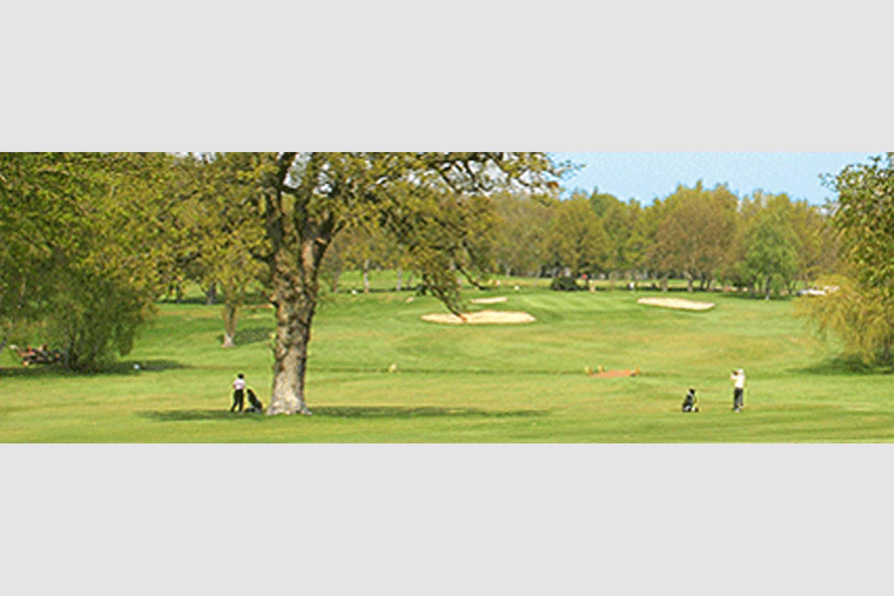 Hartley Wintney Golf Club Golf Course in HOOK Golf Course Reviews