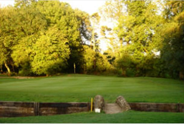 Wrag Barn Golf Country Club Golf Course In Swindon Golf