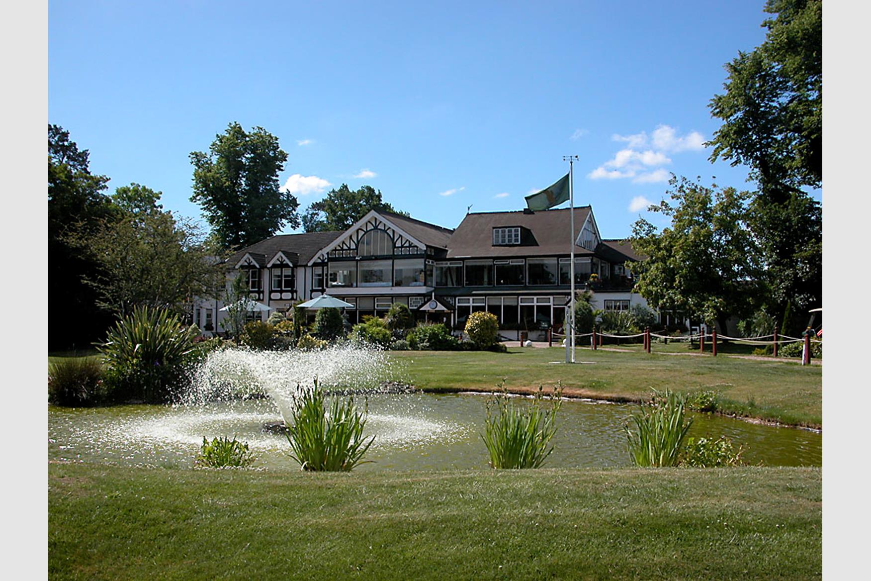 Bushey Hall Golf Club Golf Course in BUSHEY Golf Course Reviews