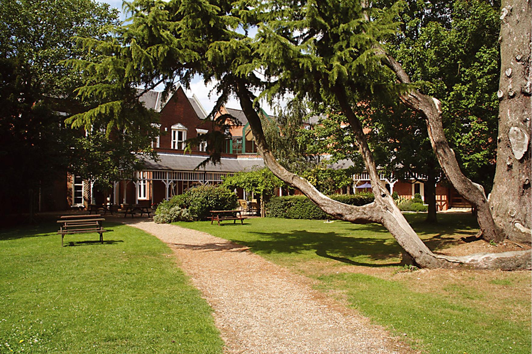 Coulsdon Manor Hotel & Golf Club Golf Course in COULSDON Golf Course Reviews & Ratings