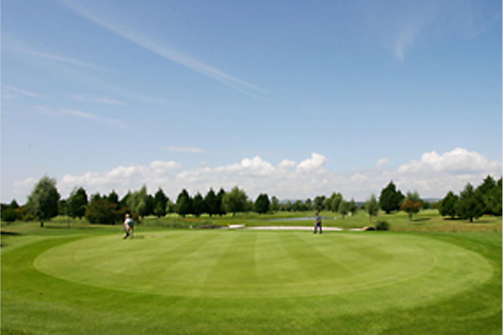 Peterstone lakes golf club
