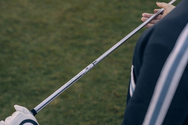 Titleist TSR1 clubs use Mitsubishi MMT SpeedMesh shafts.