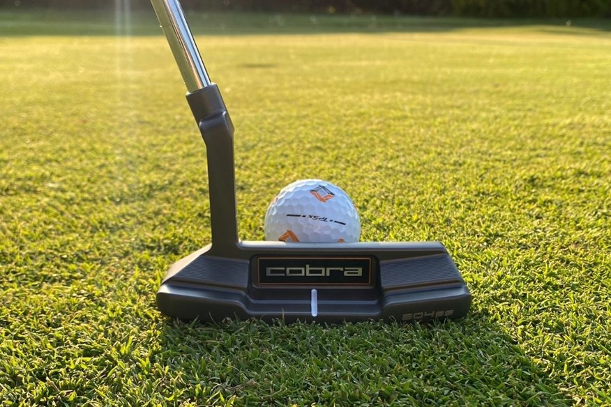 The Cobra Sport-40 Vintage putter sits nicely behind the ball