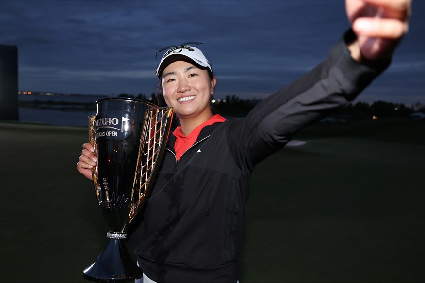 Rose Zhang posing with the trophy after winning the 2023 Mizuho Americas Open