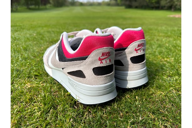 Nike Air Pegasus '89 G Golf Shoes are a spikeless model with retro styling and a one-year waterproof warranty.