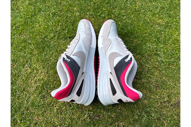 Nike Air Pegasus '89 G golf shoes.