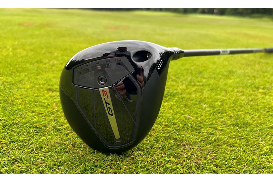 The sole shape and weight track of the Titleist GT3 driver.