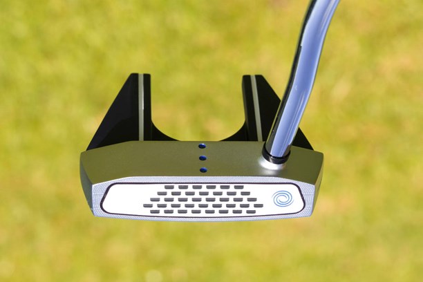 The Odyssey Stroke Lab #7 Women's putter is the stand out club in this set