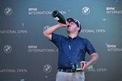 Thriston Lawrence celebrates winning the 2023 BMW International Open