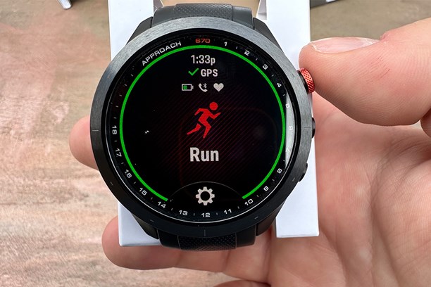 The GPS running mode and tracker in the Approach S70