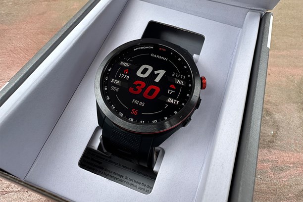 The Garmin Approach S70 display has customisable stats