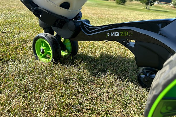 The MGI Zip X5 Trolley has a full circle 360-degree front wheel for versatility