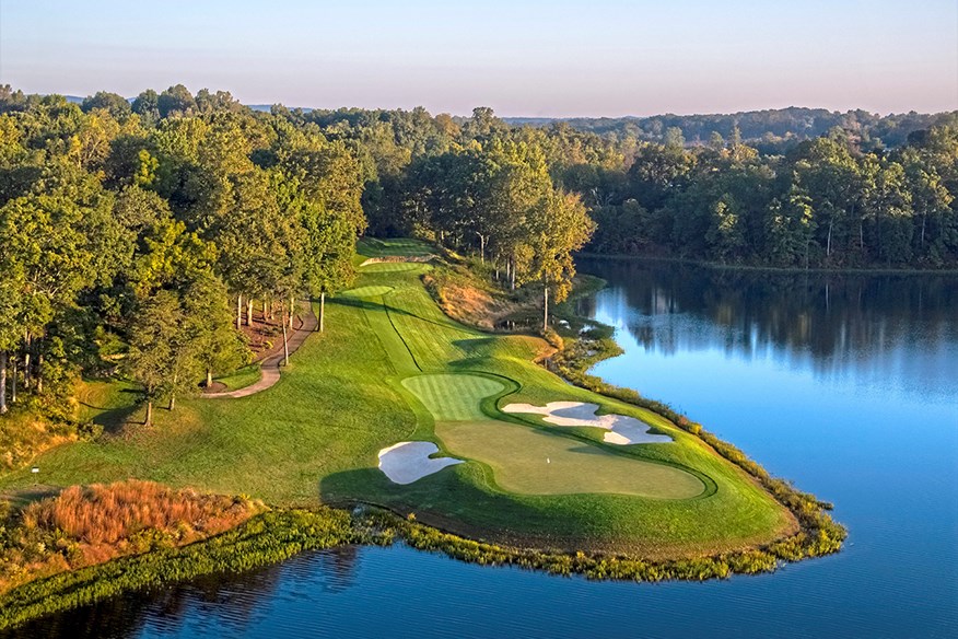 The 9th hole at Robert Trent Jones Golf Club, Virginia, USA