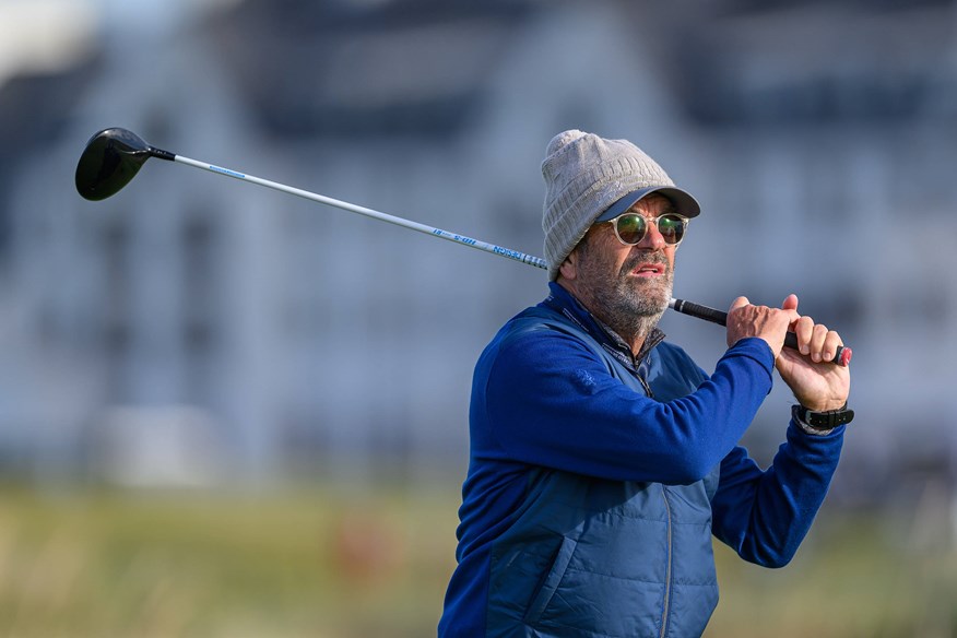 Musician Huey Lewis on the 2nd hole during the second round of the Alfred Dunhill Links Championship 2023 on Carnoustie Golf Links