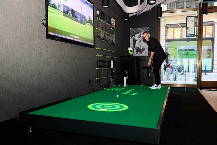 GolfTec central Manhattan putting studio, NYC.