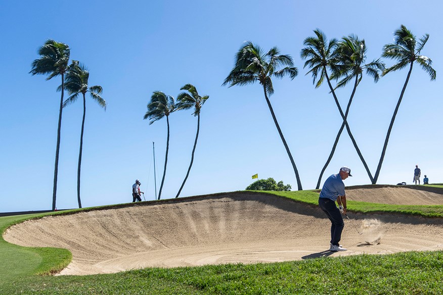 The famous 16th green at Waiʻalae Country Club.