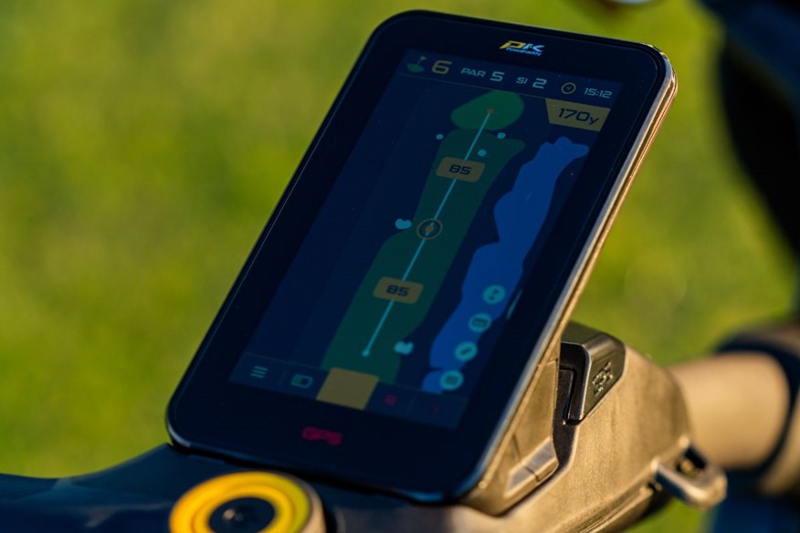 FULL HOLE View display is a world's first feature of the new GPS Powakady electric golf trolleys