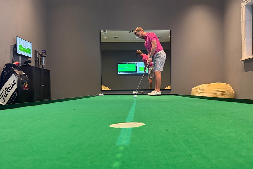 The indoor putting studio at Viya Golf's Performance Institute is equipped with SAM PuttLab