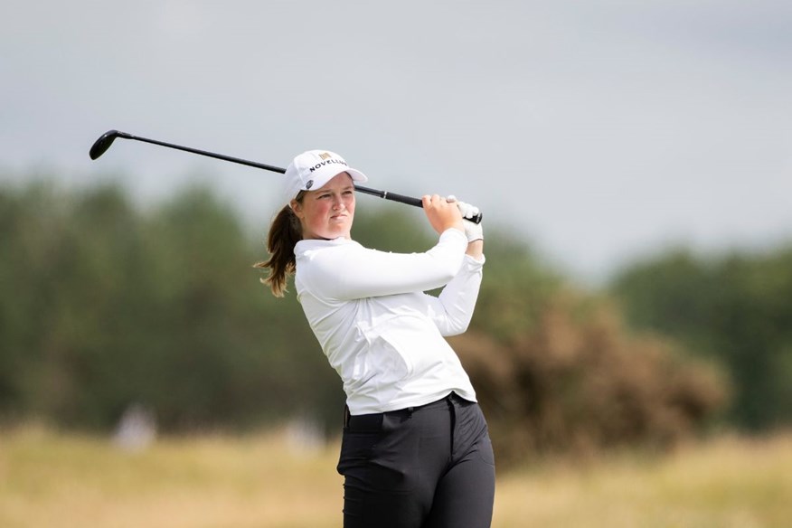 Lottie Woad uses Titleist TSR2 Hybrids