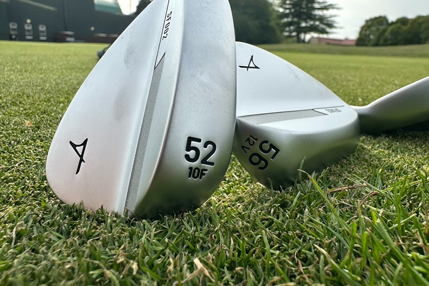There are two grinds, F and V, in the Takomo SF002 wedges