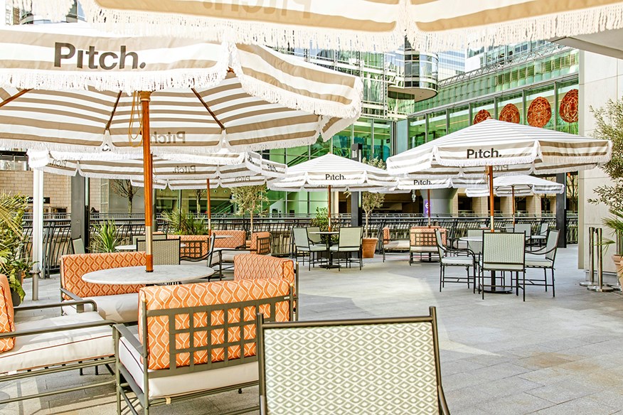 Pitch Wharf is a popular venue for city workers and frustrated golfers in London.