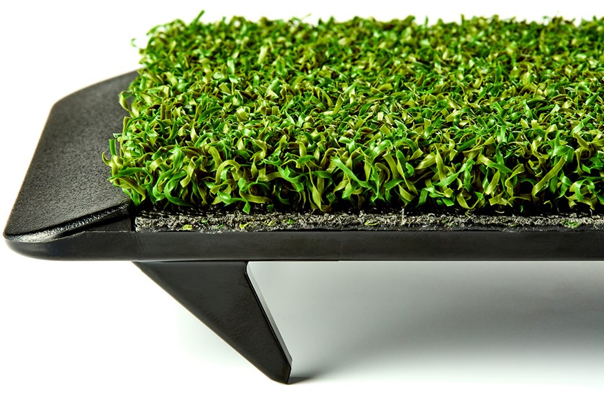 A closer look at the Spurk Golf Short Grass Mat.