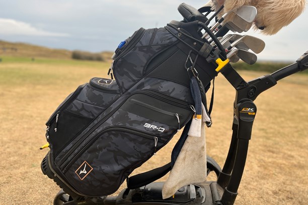 Mizuno BR-D4 Cart Bag Review – the perfect lightweight bag?