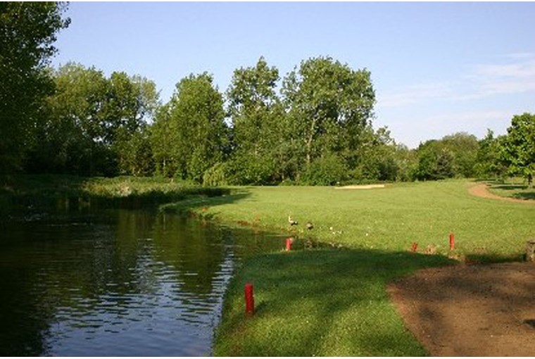 Bletchingley Golf Club Golf Course in REDHILL Golf Course Reviews