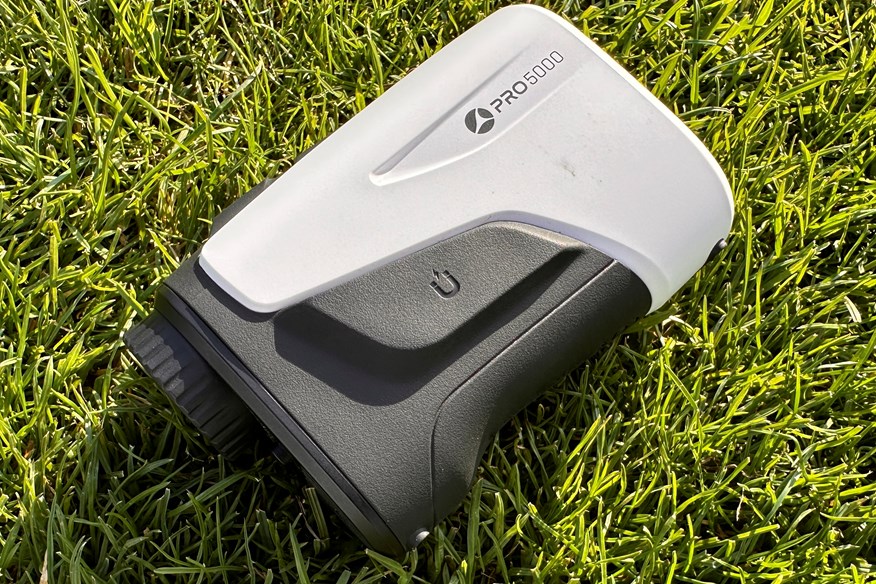 The magnetic mount on the Motocaddy Pro 5000 is impressively strong.