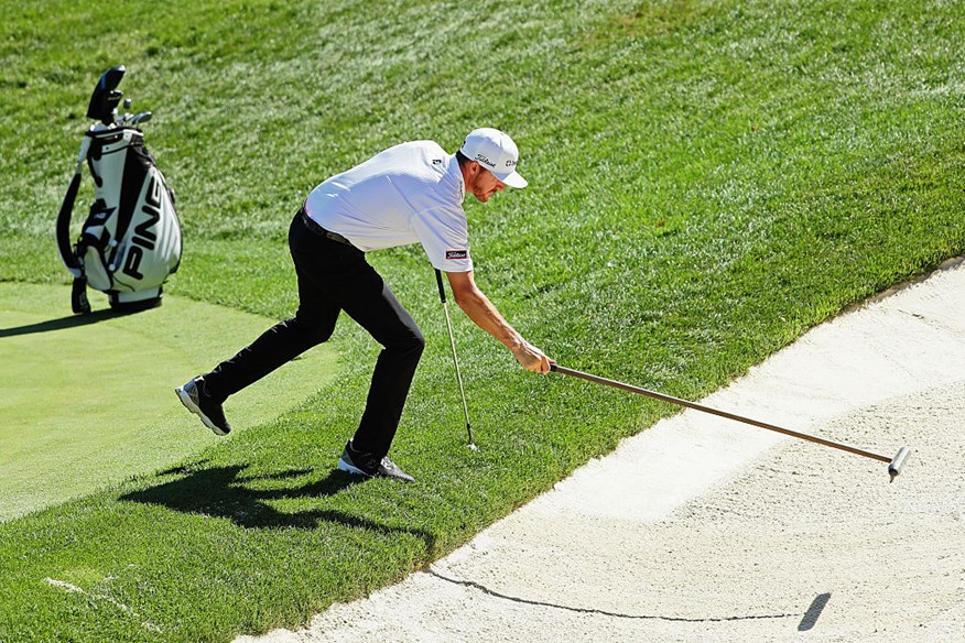 How to rake a bunker correctly - have you been doing it wrong?