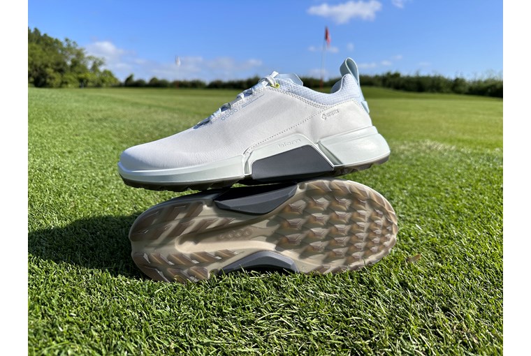 Best Spikeless Golf Shoes 2024: Unbeatable Grip & Comfort