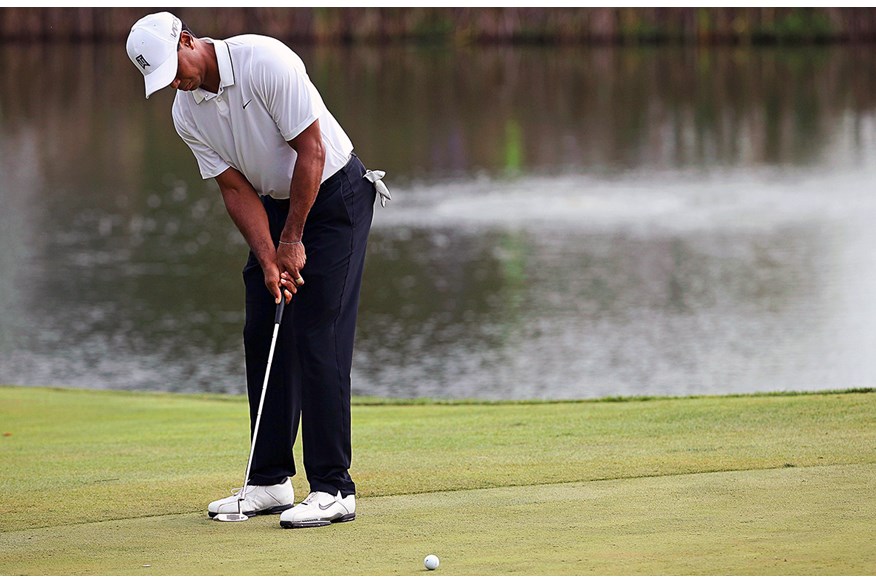 Tiger Woods' head remains still when putting