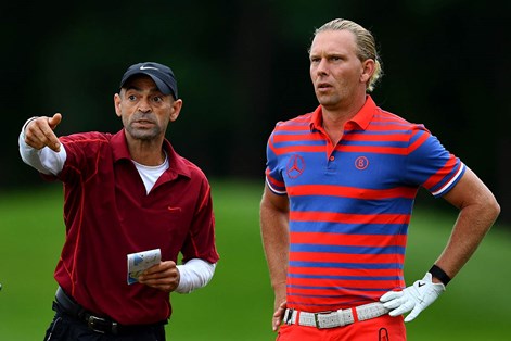 Marcel Siem talks through his next shot. Marcel Siem talks through his next shot.