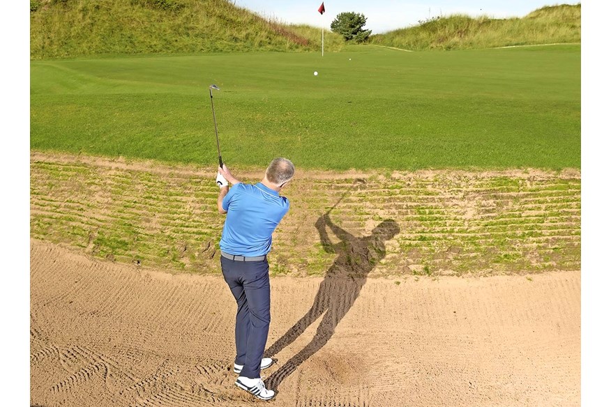 How to escape golf bunkers first time, every time.