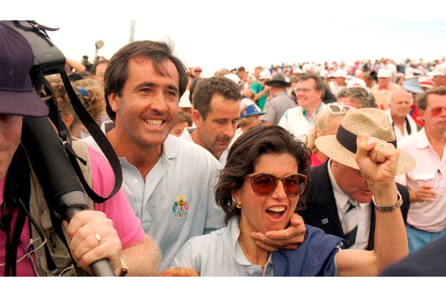 Seve Ballesteros with his then wife, Carmen Botin. They divorved in 2004.