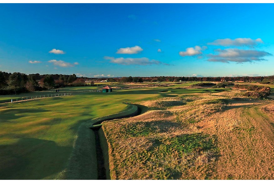 The 6th hole, Hogan's Alley, at Carnoustie, is one of the key holes.