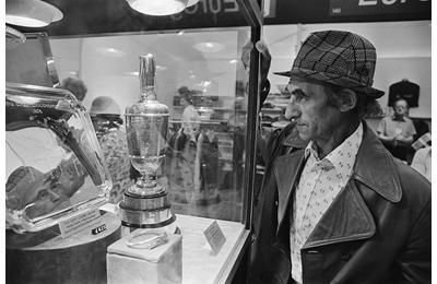 Maurice Flitcroft looks at the Claret Jug.